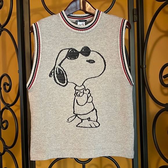 Zara Tops - ZARA X PEANUTS Limited Edition Snoopy Sweater Vest